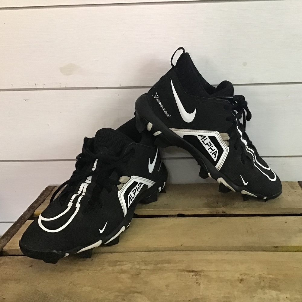 Nike Alpha Football Cleats CV0851-001 6Y